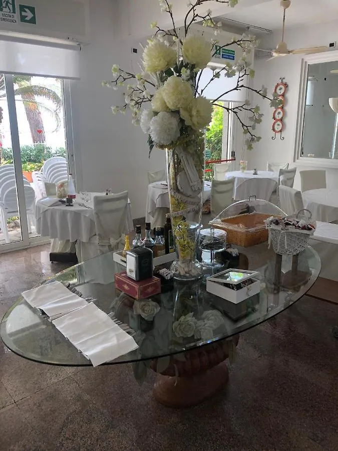 ***  Piccolo Hotel Le Palme San Bartolomeo Al Mare Italien