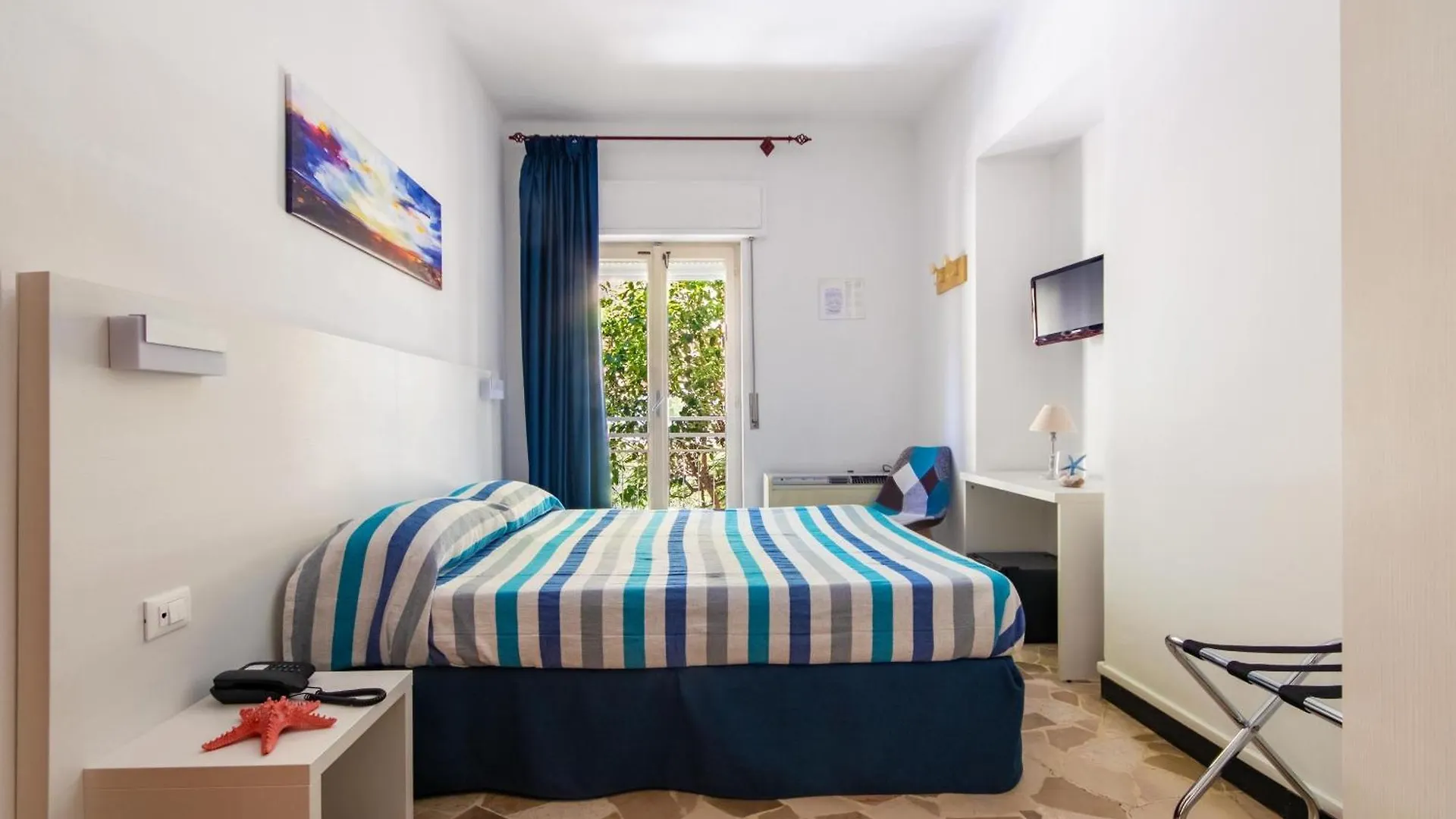 Piccolo Hotel Le Palme San Bartolomeo Al Mare 3*,