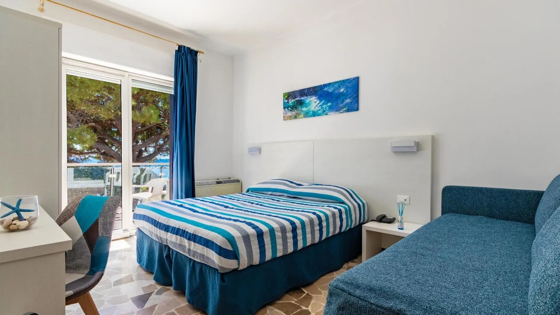 Piccolo Hotel Le Palme San Bartolomeo Al Mare