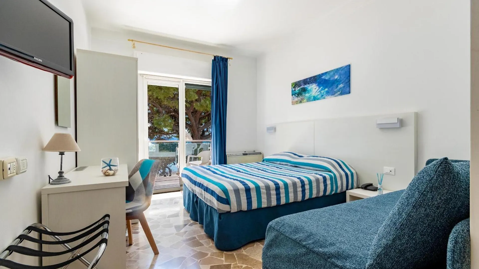 Piccolo Hotel Le Palme San Bartolomeo Al Mare 3*,